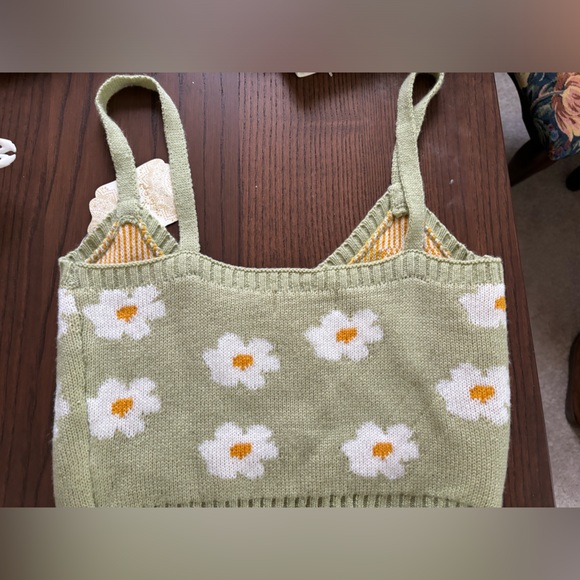 Altard state cropped daisy tank - Picture 2 of 3